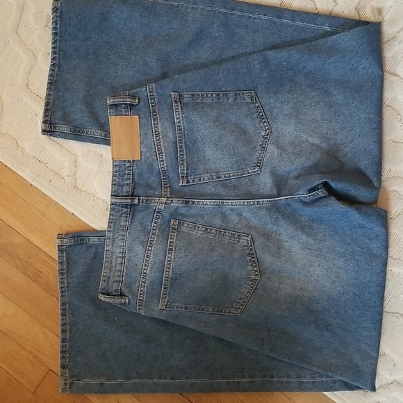 H&M high waist, wide leg jeans - Picture 3 of 3